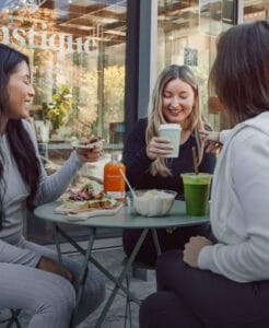 girls eating healthy
